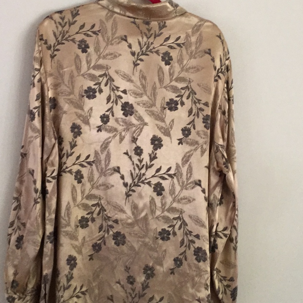 Button down blouse studio 1 - Picture 2 of 4